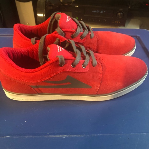 Lakai "Howard" - Picture 2 of 8